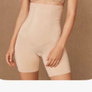 Spanx Thinstincts High Waisted Mid Thigh Shorts Shapeware Soft Nude NWT Large